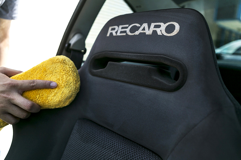 Name:  How%20to%20clean%20Alcantara%20interior6.jpg
Views: 130
Size:  302.3 KB