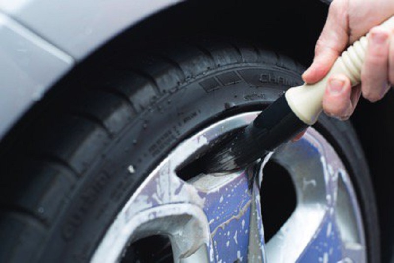 Name:  Which%20rim%20cleaner%20to%20use%20on%20your%20car%202.jpg
Views: 68
Size:  83.0 KB